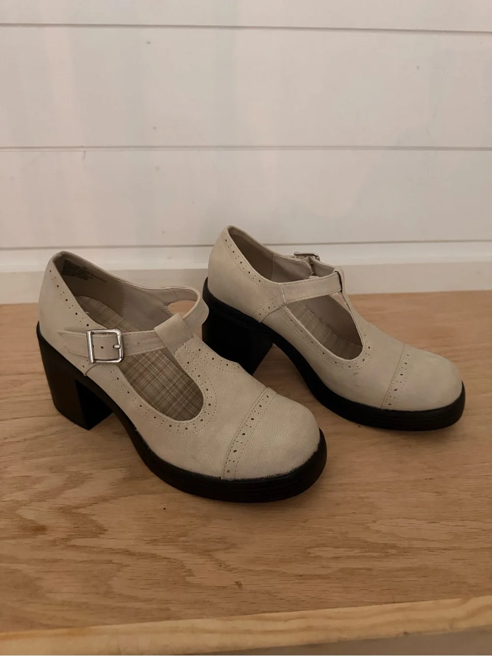 Maurices Scarlette Mary Jane’s Platform Shoes Size 9 Retro Vintage Inspired